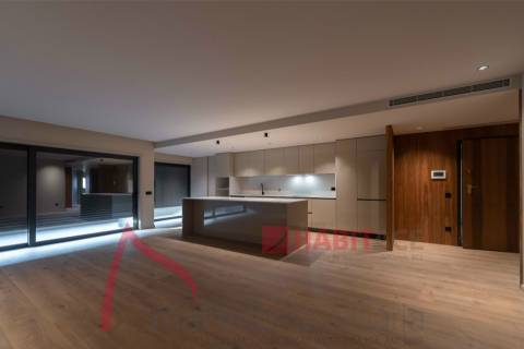 Apartamento T3 Novo para Arrendamento  em São Vicente