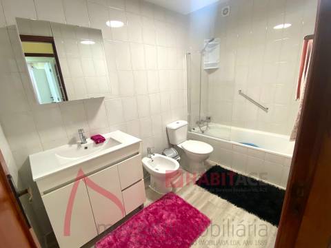 Quarto para Alugar em Apartamento Familiar Aconchegante