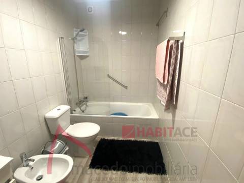 Quarto para Alugar em Apartamento Familiar Aconchegante