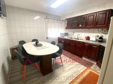 Quarto para Alugar em Apartamento Familiar Aconchegante