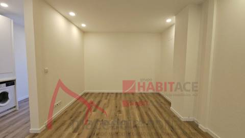 Apartamento T1+ escritório em S. Vicente