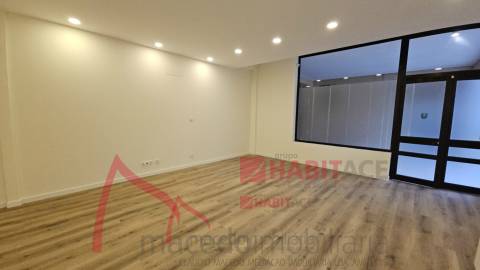 Apartamento T1+ escritório em S. Vicente