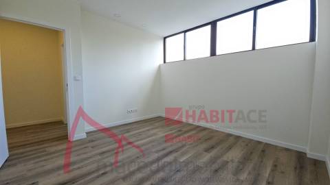 Apartamento T1+ escritório em S. Vicente