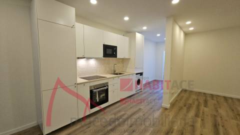 Apartamento T1+ escritório em S. Vicente