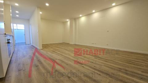 Apartamento T1+ escritório em S. Vicente