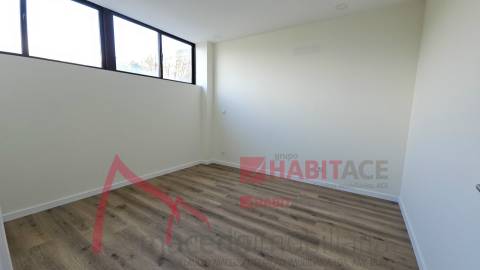 Apartamento T1+ escritório em S. Vicente