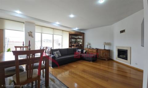 Apartamento T3 com 2 frentes e varandas em Ferreiros – Braga  O Seu Apartamento dos Sonhos, Cheio de