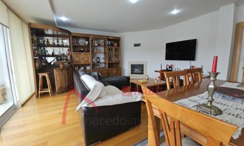 Apartamento T3 com 2 frentes e varandas em Ferreiros – Braga  O Seu Apartamento dos Sonhos, Cheio de