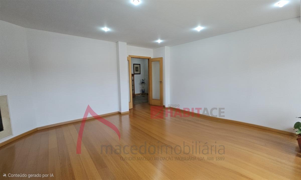 Apartamento T3 com 2 frentes e varandas em Ferreiros – Braga  O Seu Apartamento dos Sonhos, Cheio de