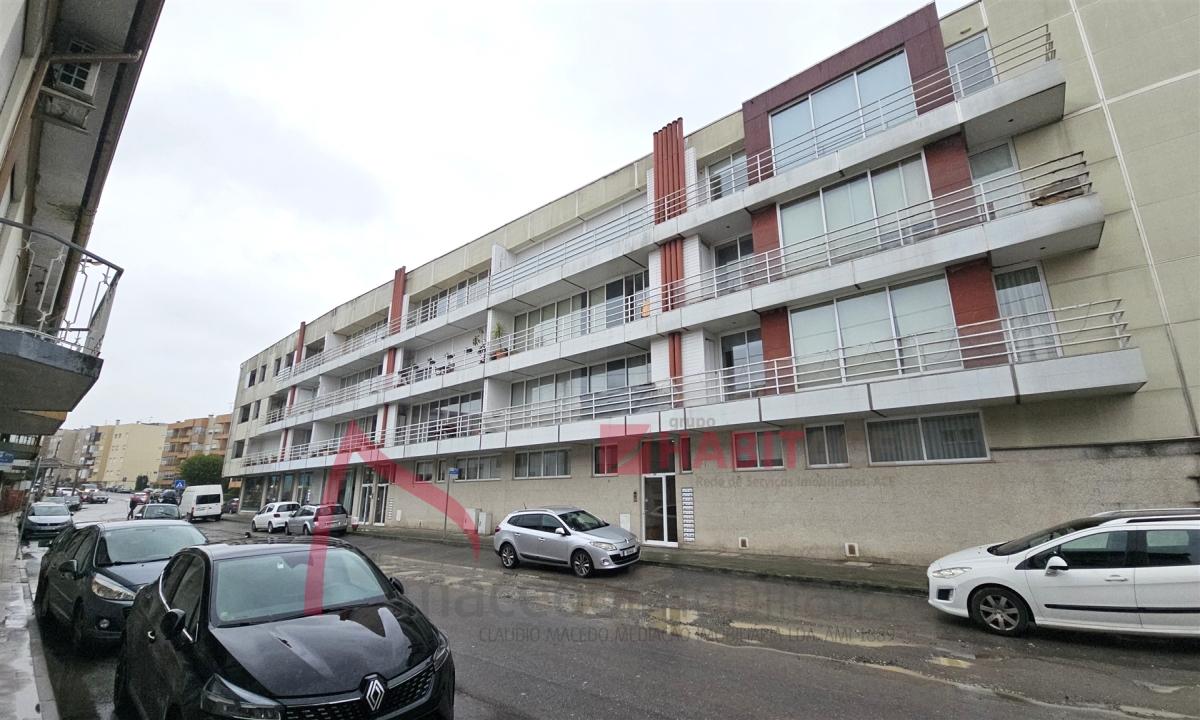 Apartamento T3 com 2 frentes e varandas em Ferreiros – Braga  O Seu Apartamento dos Sonhos, Cheio de