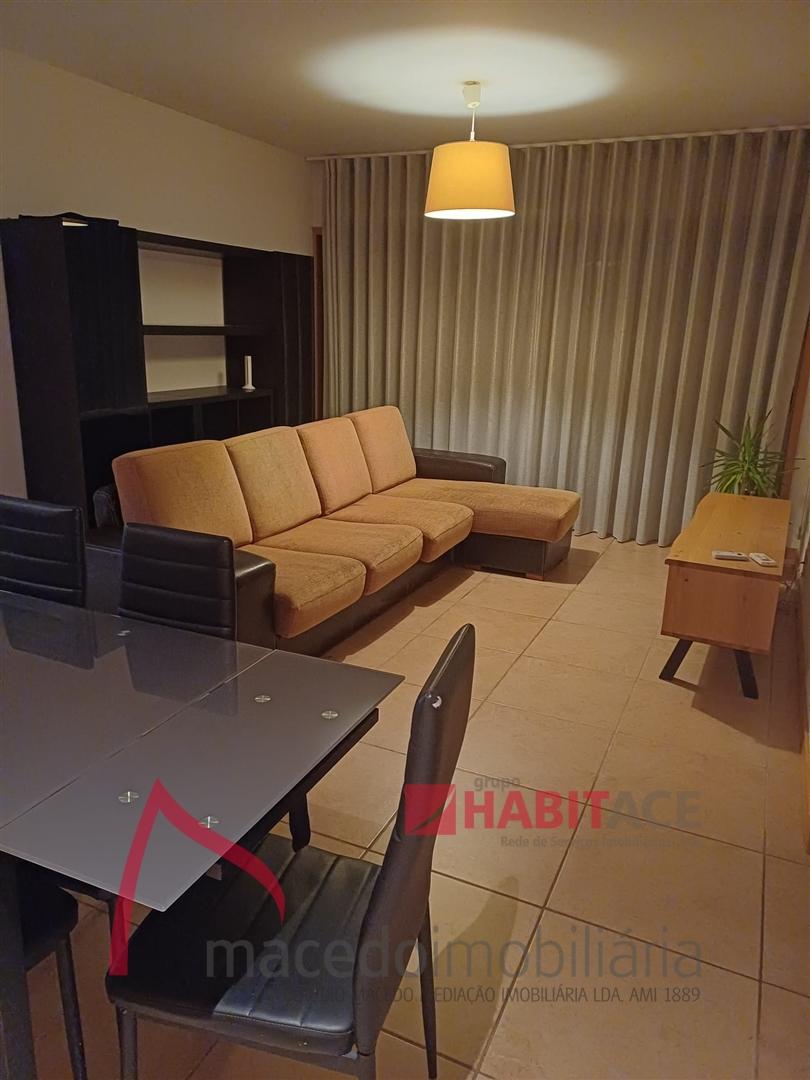 T2 Mobilado e Equipado em Fraião – Braga | lugar de garagem  Excelente apartamento T2 para arrendame