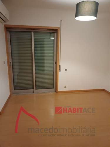 T2 Mobilado e Equipado em Fraião – Braga | lugar de garagem  Excelente apartamento T2 para arrendame
