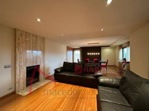 Moradia Individual T3 com piscina em Lomar