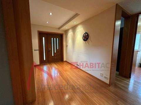 Moradia Individual T3 com piscina em Lomar