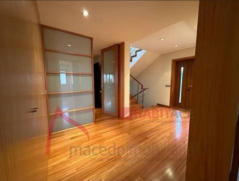 Moradia Individual T3 com piscina em Lomar