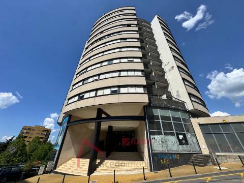 Apartamento T4 Mobilado para Arrendamento em São Vicente, Braga