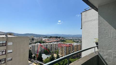 Apartamento T4 Mobilado para Arrendamento em São Vicente, Braga