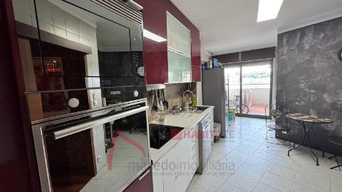 Apartamento T4 Mobilado para Arrendamento em São Vicente, Braga