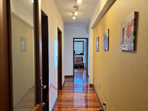 Apartamento T4 Mobilado para Arrendamento em São Vicente, Braga