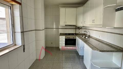 Apartamento T1 para Arrendamento em Lamaçães, Braga