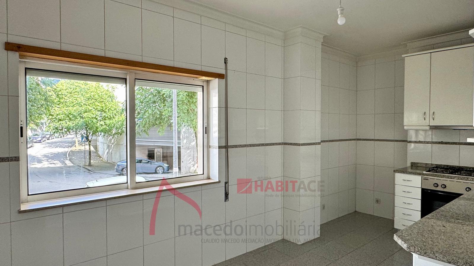 Apartamento T1 para Arrendamento em Lamaçães, Braga