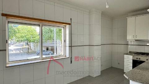 Apartamento T1 para Arrendamento em Lamaçães, Braga