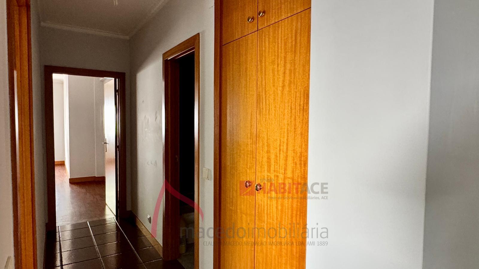 Apartamento T1 para Arrendamento em Lamaçães, Braga