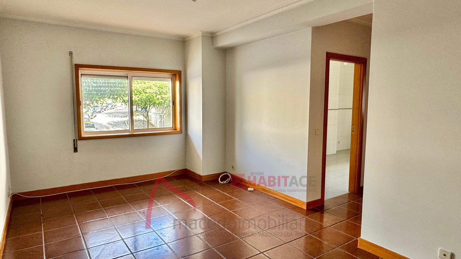 Apartamento T1 para Arrendamento em Lamaçães, Braga