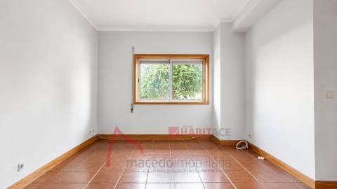 Apartamento T1 para Arrendamento em Lamaçães, Braga