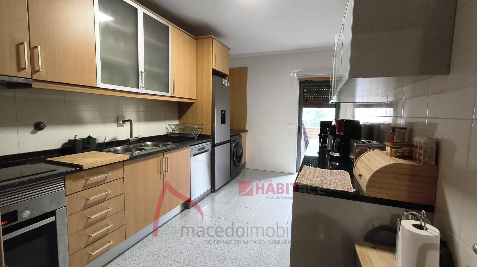 Apartamento T3 Mobilado e Equipado  em Fraião