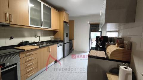 Apartamento T3 Mobilado e Equipado  em Fraião