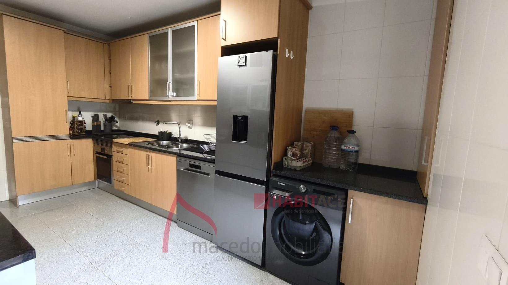 Apartamento T3 Mobilado e Equipado  em Fraião