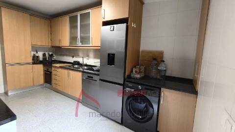 Apartamento T3 Mobilado e Equipado  em Fraião