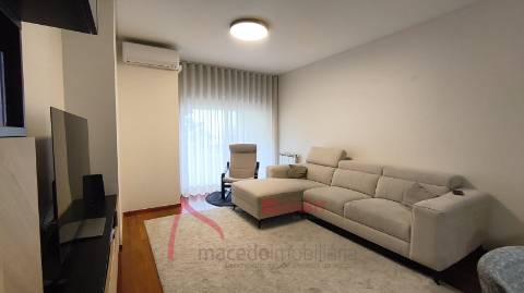 Apartamento T3 Mobilado e Equipado  em Fraião
