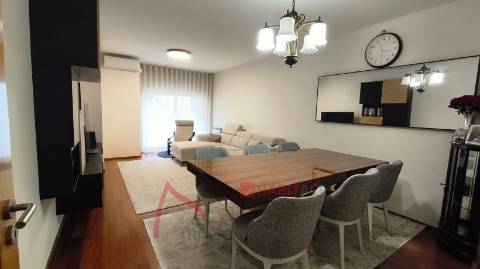 Apartamento T3 Mobilado e Equipado  em Fraião