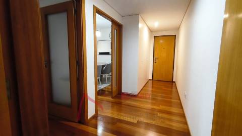 Apartamento T3 Mobilado e Equipado  em Fraião