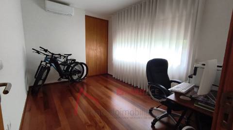 Apartamento T3 Mobilado e Equipado  em Fraião