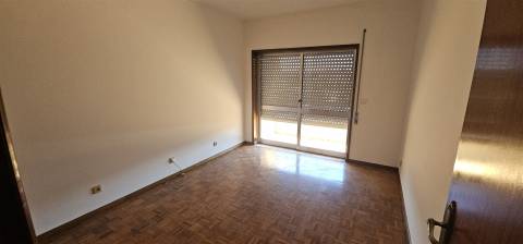 T2+1 para Arrendamento em Ferreiros, Braga