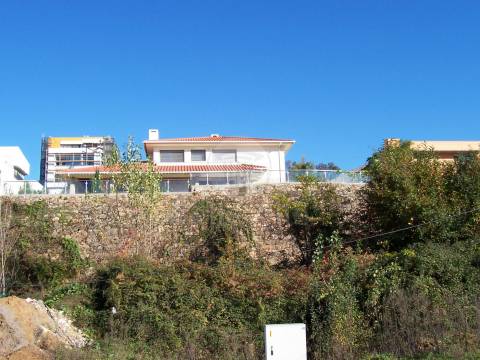 Lotes em Banda, de Gaveto e Individuais em excelente local