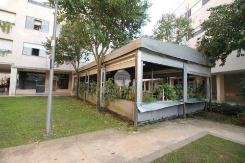 Venda de Pastelaria com Fabrico e Restaurante