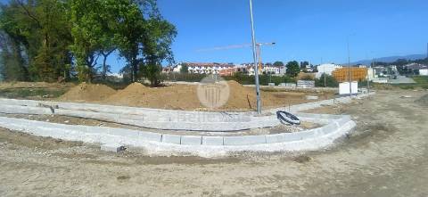 Lotes de Terreno em Palmeira - Braga