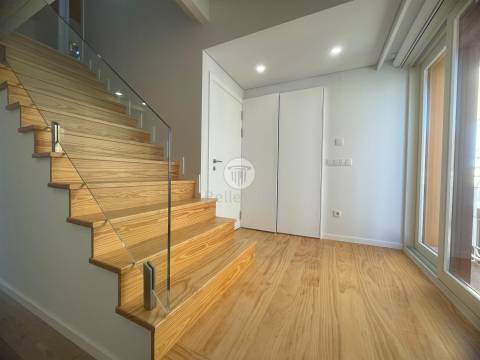 Apartamento T2 DUPLEX Arrendamento em Barcelos, Vila Boa e Vila Frescainha (São Martinho e São Pedro),Barcelos