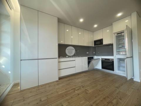 Apartamento T2 DUPLEX Arrendamento em Barcelos, Vila Boa e Vila Frescainha (São Martinho e São Pedro),Barcelos