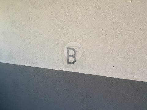 Apartamento T1 remodelado para arrendar