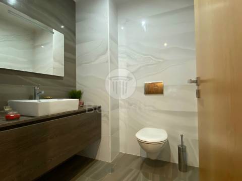 Apartamento T1 remodelado para arrendar