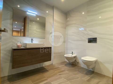 Apartamento T1 remodelado para arrendar