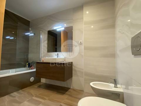 Apartamento T1 remodelado para arrendar