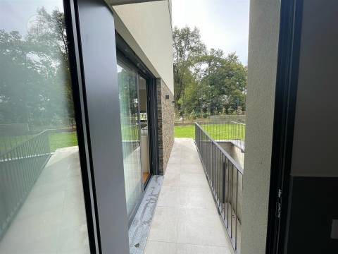 Moradia de gaveto em Palmeira, Braga