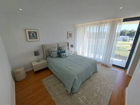 Moradia de gaveto em Palmeira, Braga