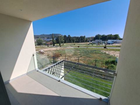 Moradia de gaveto em Palmeira, Braga